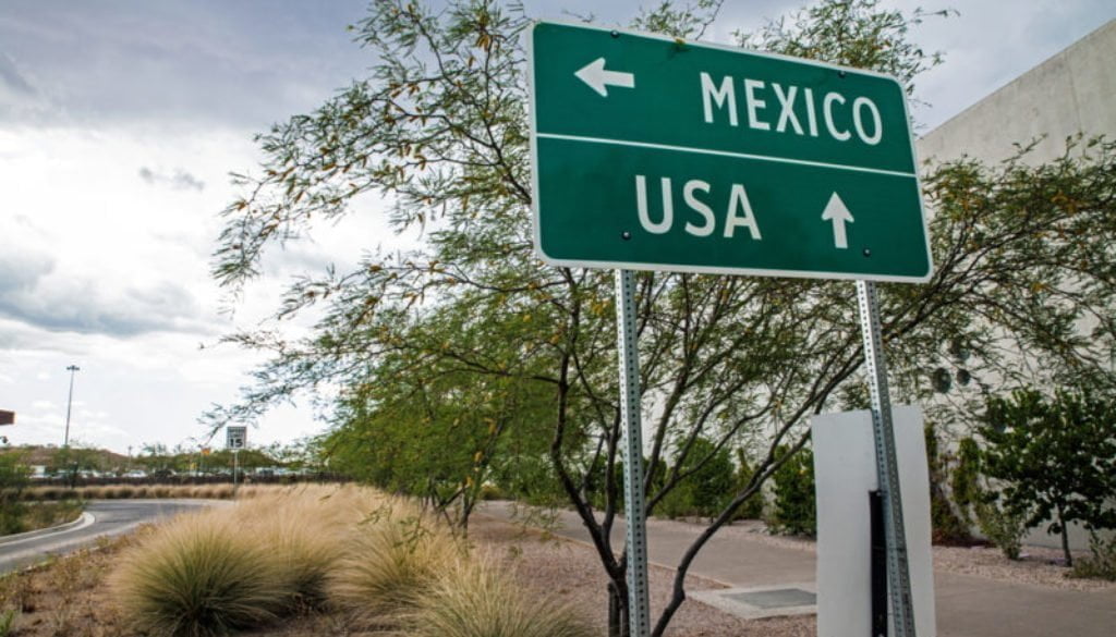 USA Mexico Border Sign